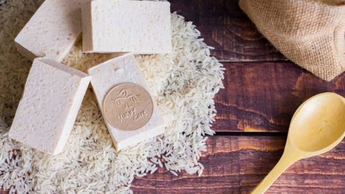 Aprende a hacer tu propio jabón de arroz para cuidar tu piel