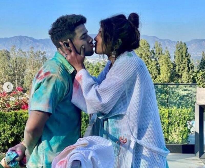 El legendario rito de Nick Jonas y Priyanka Chopra para celebrar la primavera - Créditos: Instagram