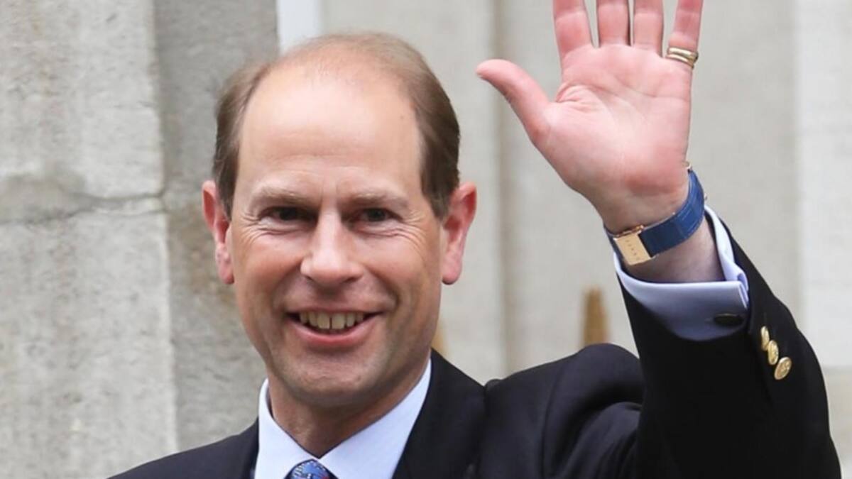 La razón por la que el nuevo duque de Edimburgo no da la mano al público