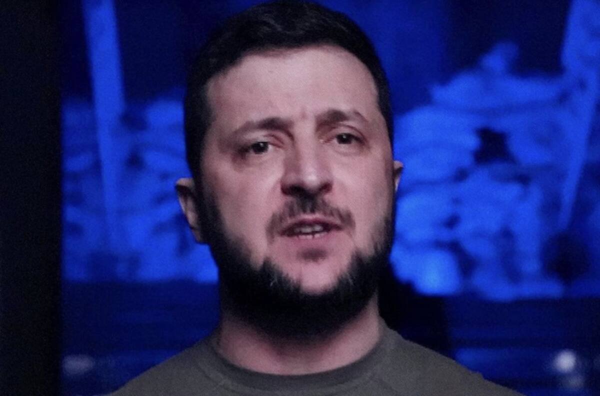 El presidente de Ucrania tiene sorpresiva aparición en la ceremonia del Grammy