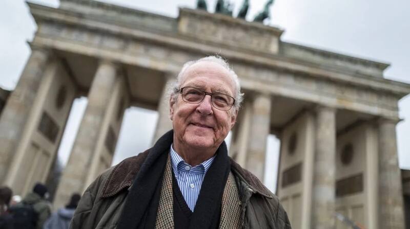 El primo del rey Carlos III que es periodista y podrá cubrir su coronación - Créditos: Instagram