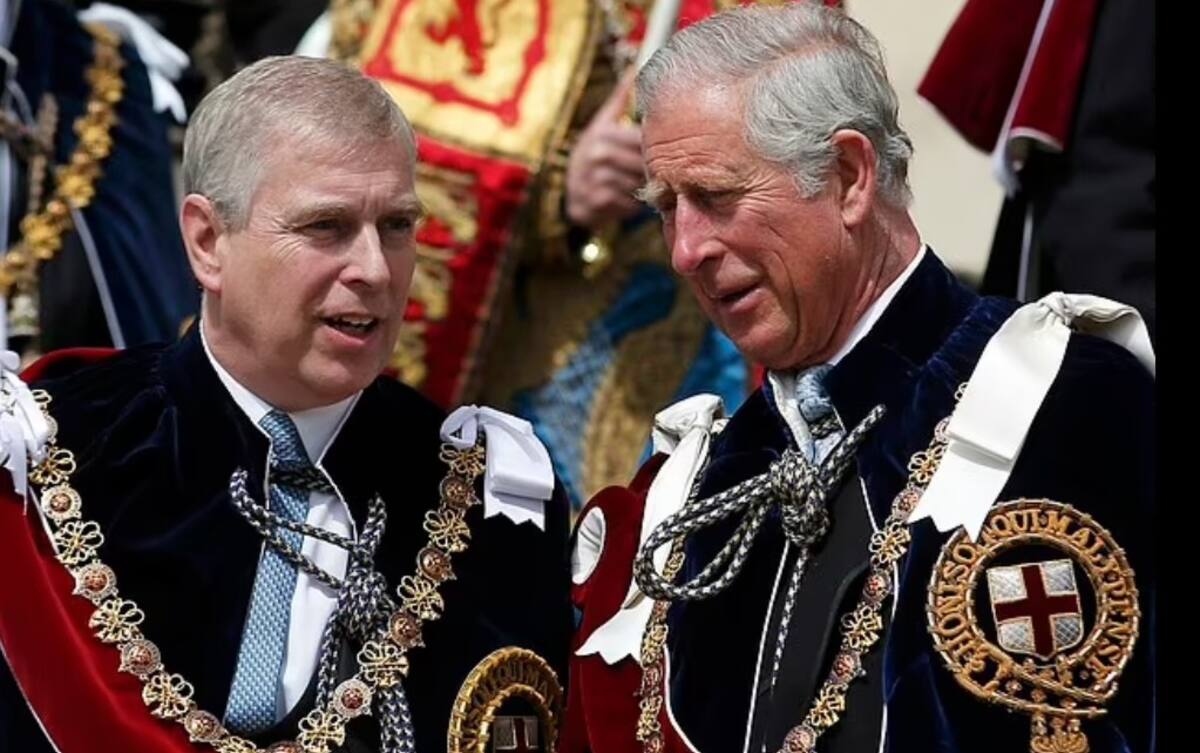 El príncipe Andrés está indignado con el Rey Carlos III. - Créditos: Daily Mail