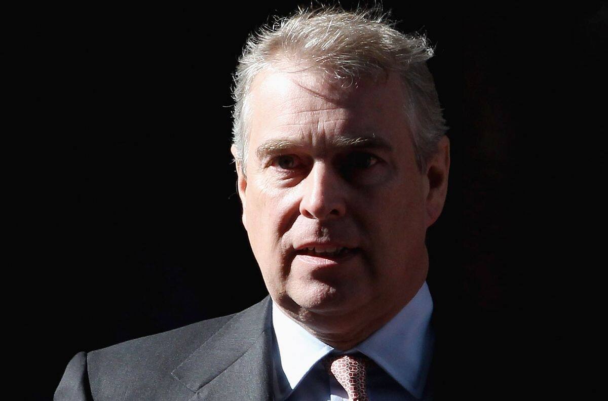 El Príncipe Andrés quiere dar una entrevista en televisión y contarlo todo