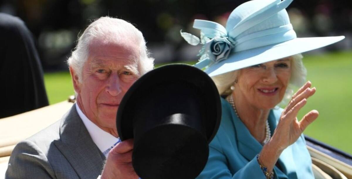 El príncipe Carlos mandó a decir que el "ama a sus dos hijos" - Créditos: Instagram