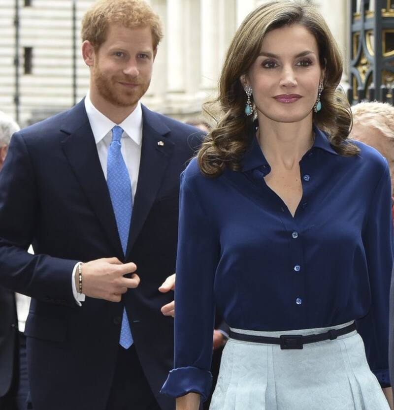 El príncipe Harry recibió los cuestionamientos de Marie-Chantal Miller - Créditos: Twitter