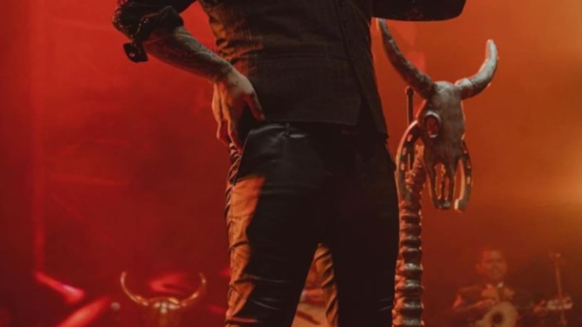 Fans de Christian Nodal corean el nombre de Belinda en su concierto