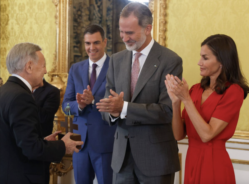 El significado oculto de los aretes de rubíes que la reina Letizia lució - Créditos: Revista Vanitatis
