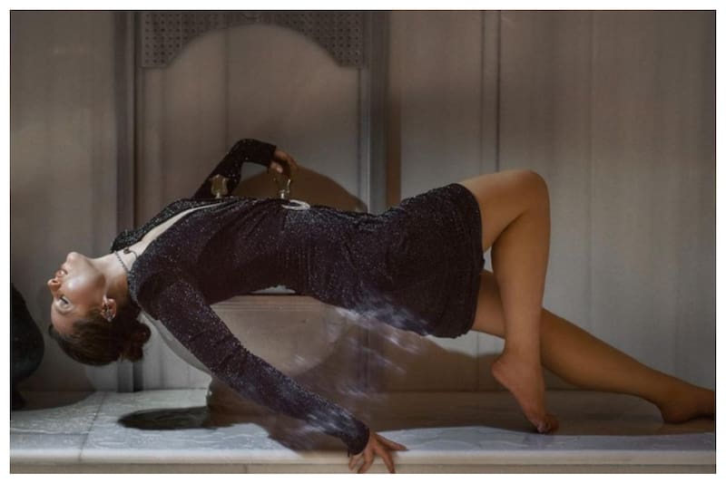 Elçin Afacan compartió esta imagen con sus casi dos millones de seguidores, posando en un hamman (baño turco).