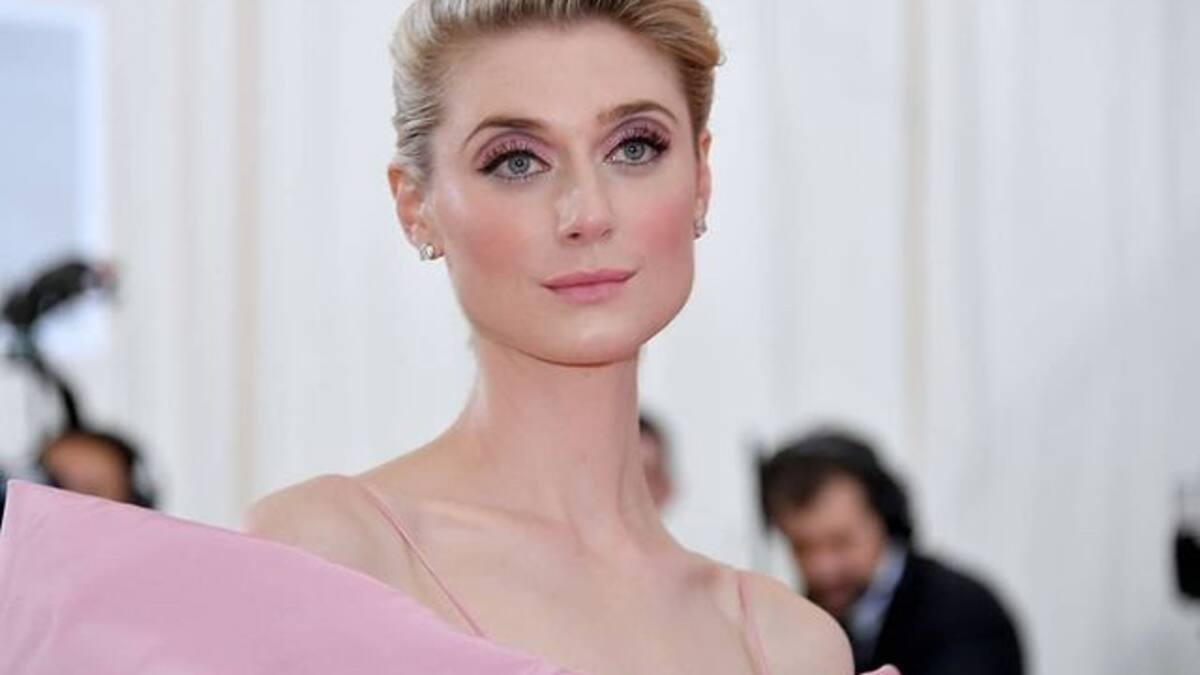 Actriz que interpreta a Lady Di golpea la mesa y pide el fin a los prejuicios
