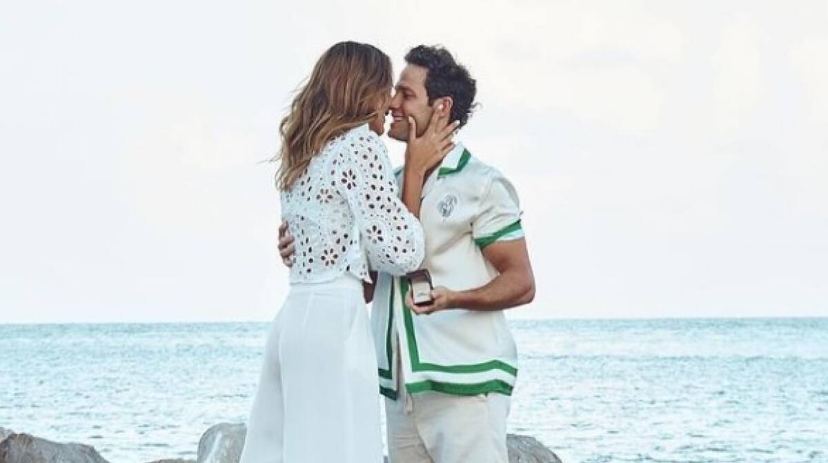 "Ella no se lo esperaba y su reacción fue hermosa", dijo Coronel sobre su propuesta matrimonial a Ospina - Créditos: Instagram