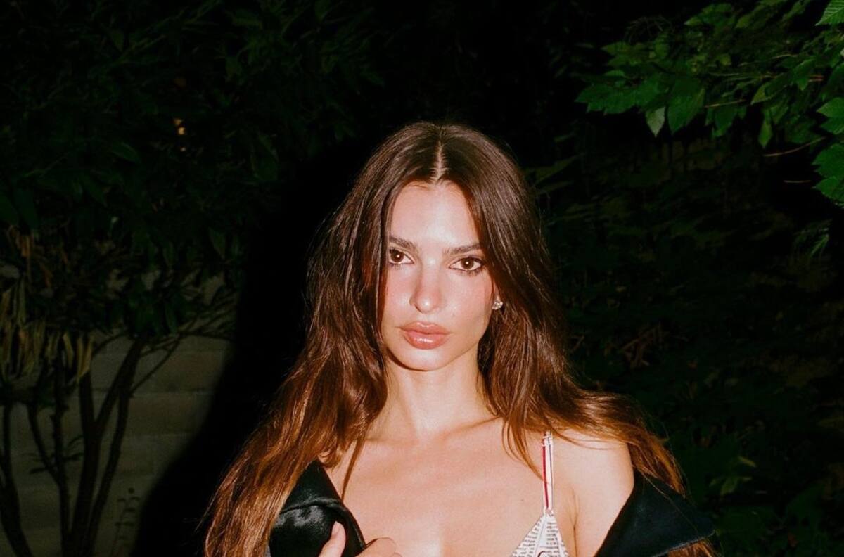 Emily Ratajkowski enamora en TikTok con diminuto atuendo para su baile brasileño