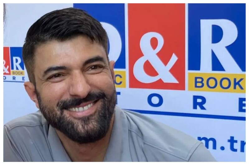 El actor turco Engin Akyürek tuvo un exitoso lanzamiento de su segundo libro, que estuvo acompañado de centenares de seguidores en Estambul.