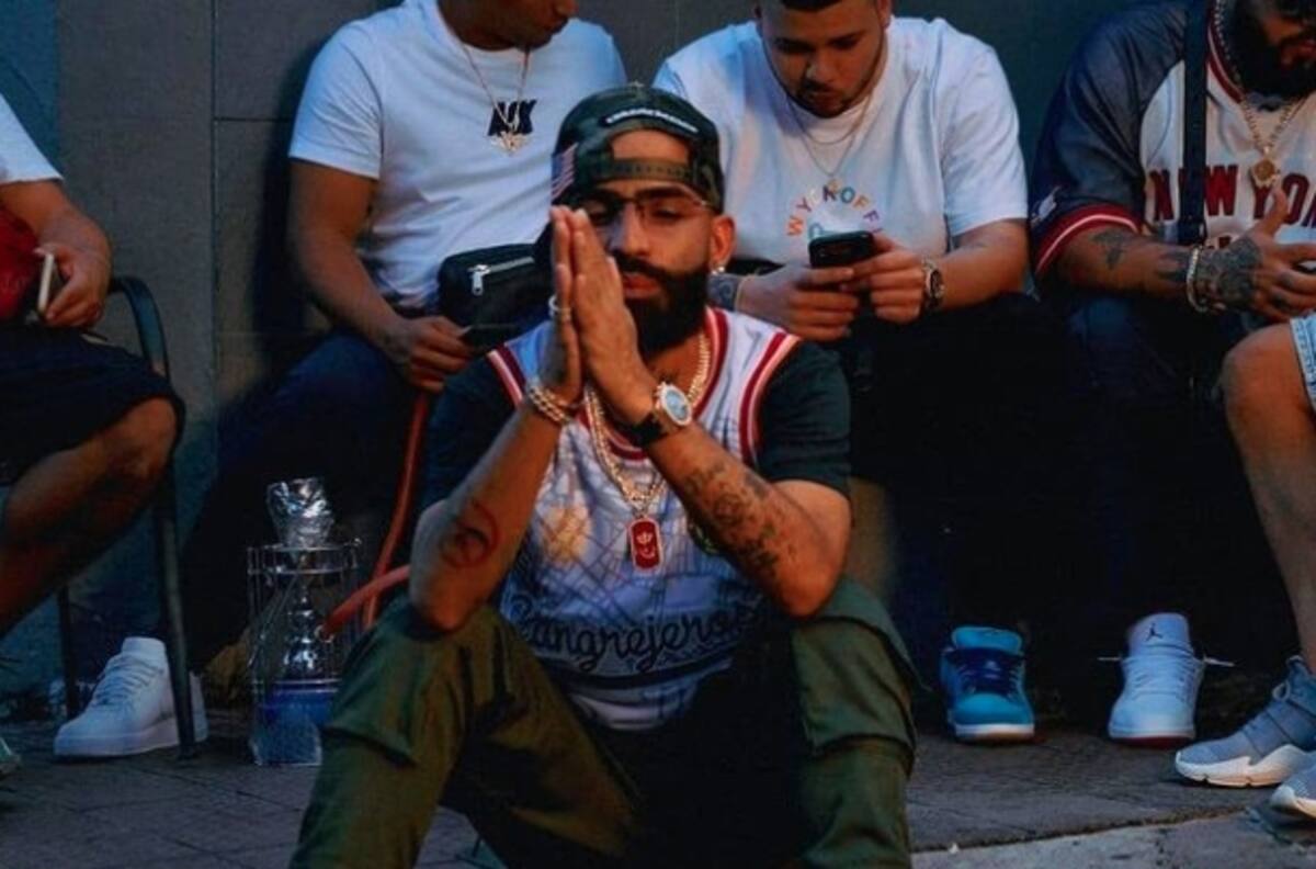 Entre lágrimas, Arcángel afirma que quiere abrazar a la mujer que mató a su hermano