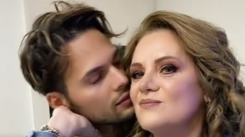 Erika Buenfil habría encontrado el amor en un famoso actor 30 años más joven que ella - Créditos: Instagram