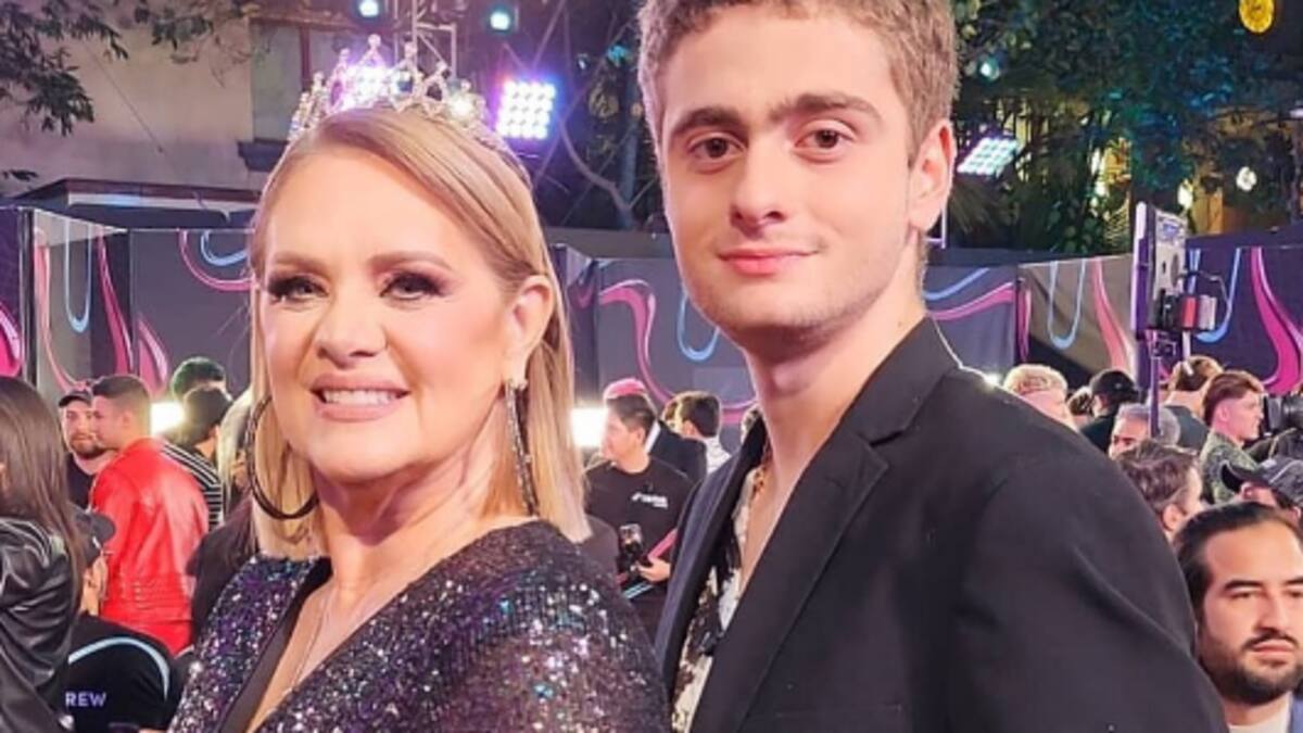 Erika Buenfil triunfa como toda una reina en los TikToks Awards al lado de su hijo