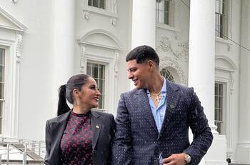 Esposa del líder de Grupo Firme presume su nueva figura tras someterse a una cirugía