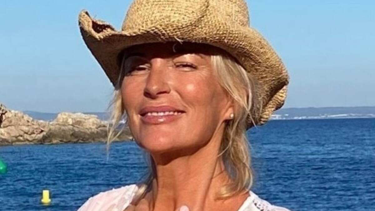 Estrella de reality 13 años mayor que príncipe Harry exhibe prueba que fue amante cuando él tenía 21