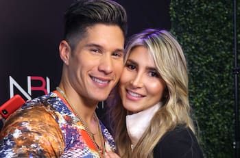 Chyno Miranda no aparece tras demanda de ex esposa por incumplir acuerdos en el divorcio