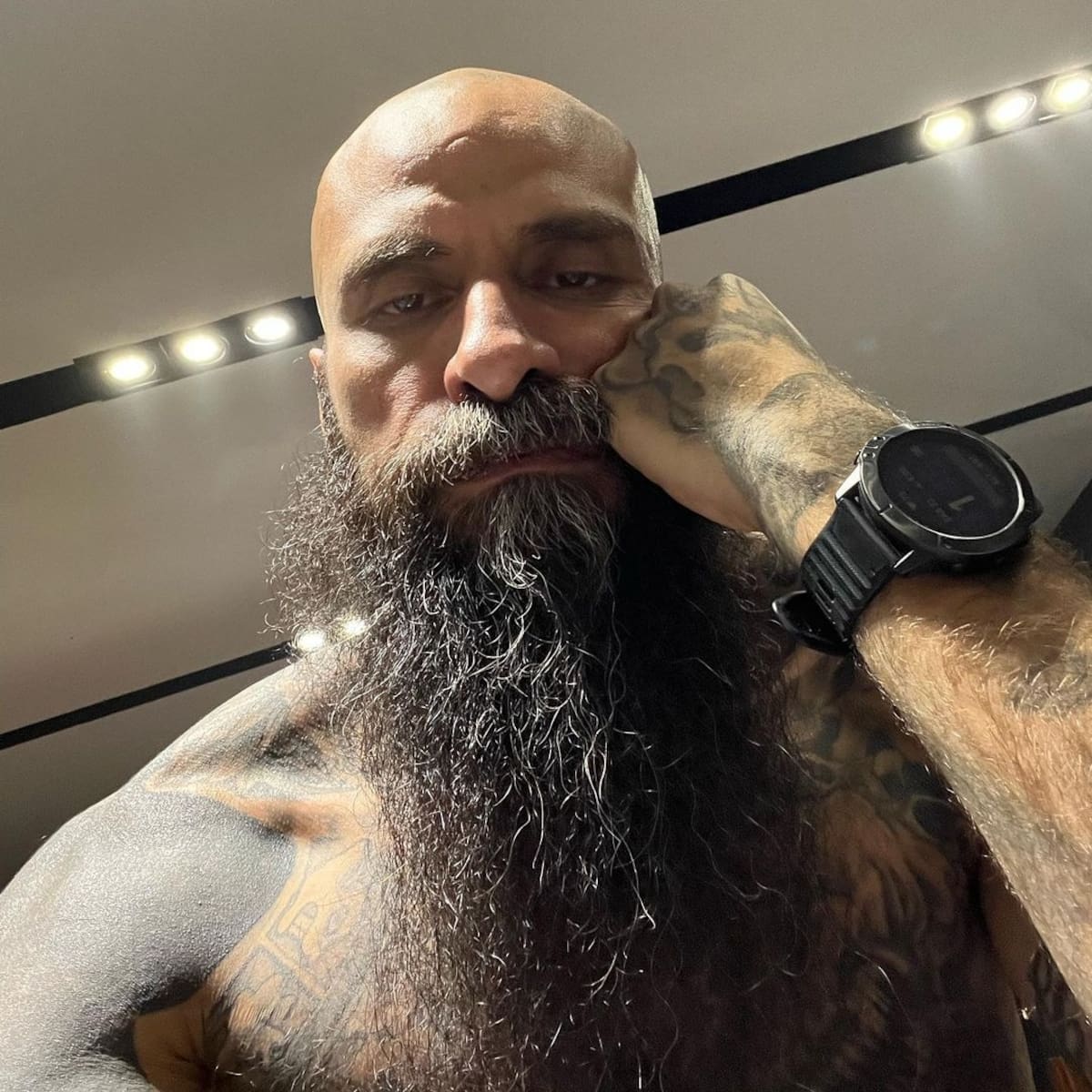 Ex novia de Babo denunció que el artista la golpeó - Créditos: Instagram