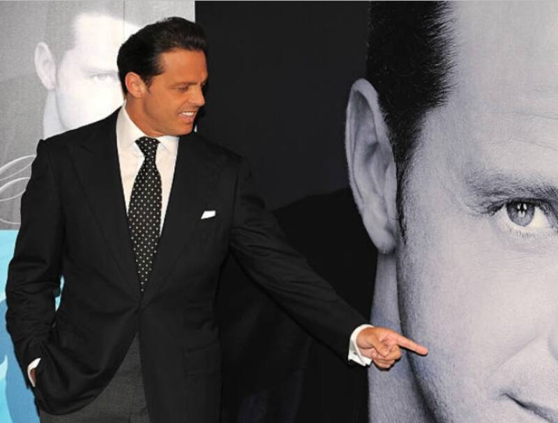 Famoso presentador podría escribir libro de Luis Miguel - Créditos: TWITTER