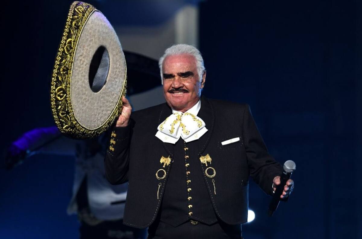 ¡Adiós al Rey! Famosos lloran y se despiden de Vicente Fernández