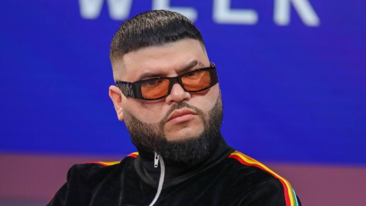 La inesperada reacción de enojo de Farruko al ganar en los Premios Juventud 2022