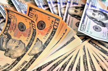 El regalo inesperado del universo: encontrar dinero y su significado en el Feng Shui