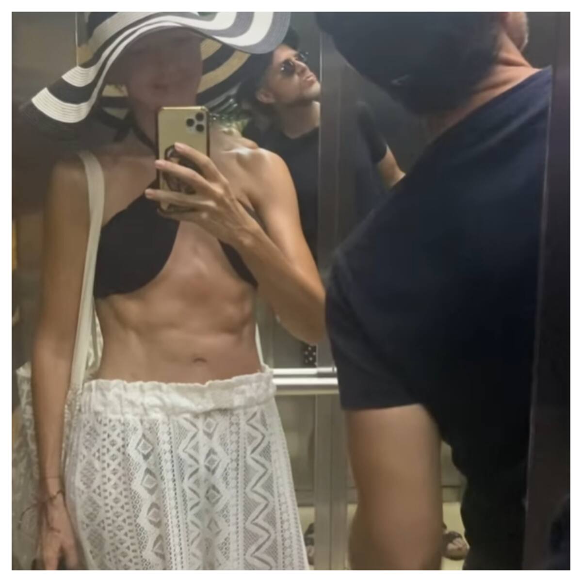 Fernanda y su tonificado abdomen queda a la vista en esta selfie junto a Erik (de espalda). Ambos son padres de Liam, que en diciembre próximo cumplirá 3 años.