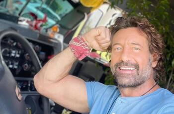 Gabriel Soto revela que sí tiene un contrato que involucra a Irina Baeva