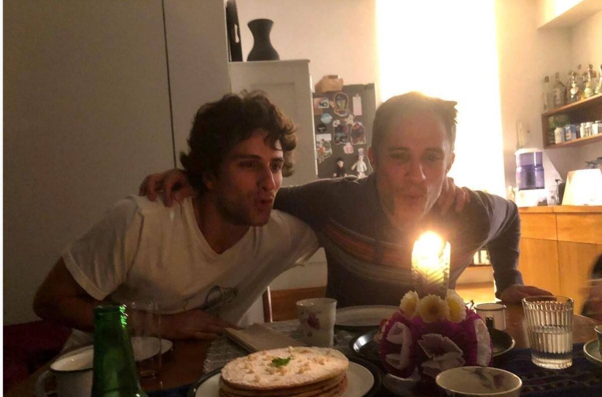 Gael García celebra su cumpleaños 43 junto a su hermano