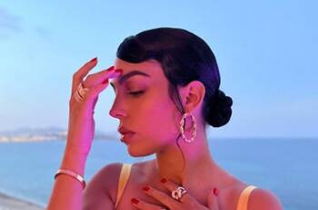 Georgina Rodríguez aparece con su hija Bella Esmeralda en Arabia Saudita con un lujoso detalle