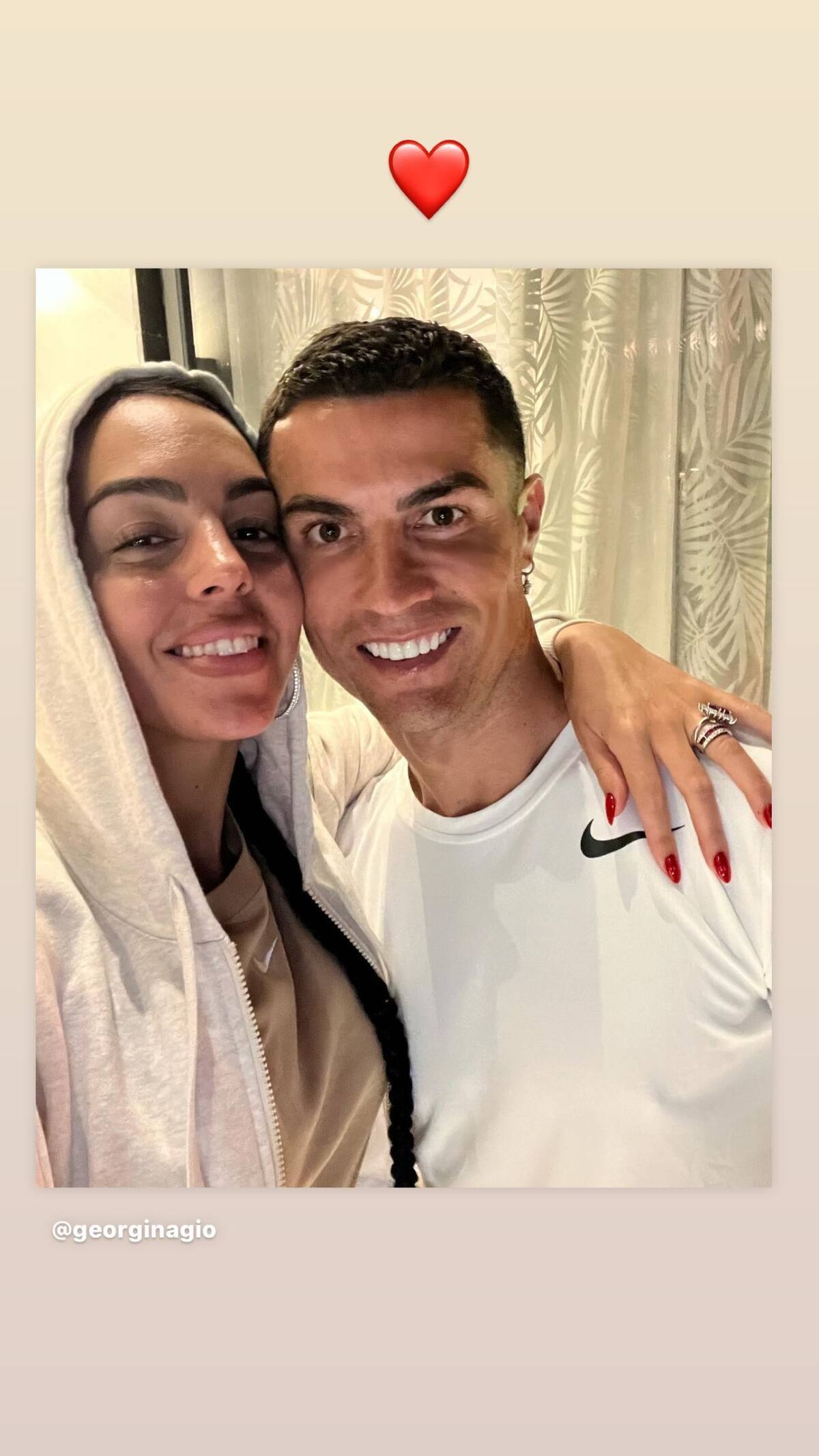 Georgina Rodríguez se broncea en las playas de Doha - Créditos: Instagram