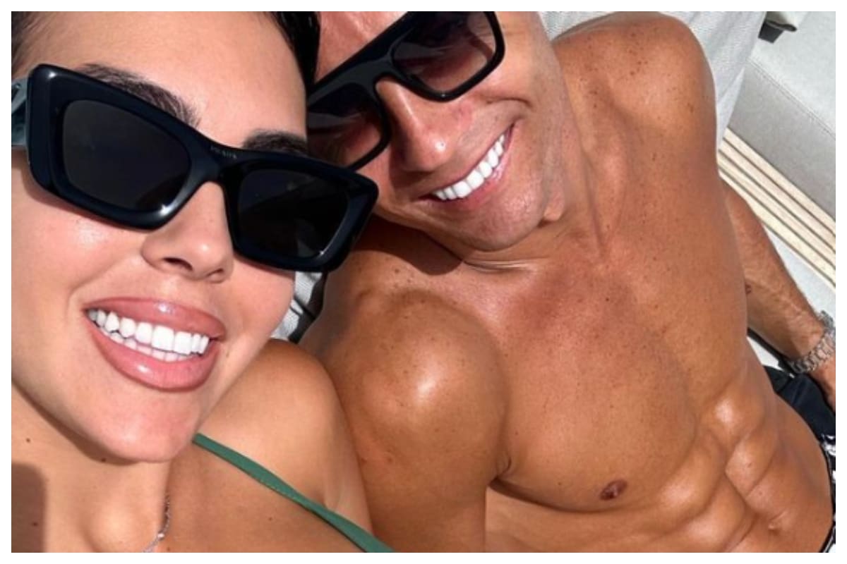 Georgina Rodríguez y Cristiano Ronaldo gozando de las vacaciones en Cerdeña, un destino que ella eligió para llevarse de vacaciones a la familia.
