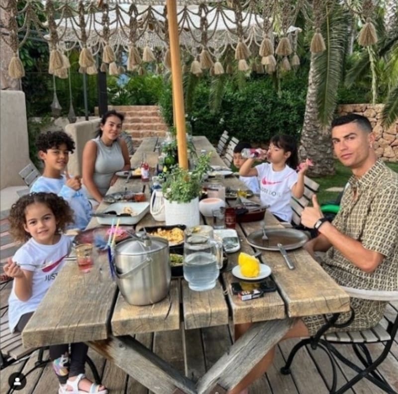 Georgina Rodríguez y Cristiano Ronaldo comparten esta fotos en redes - Créditos: Instagram