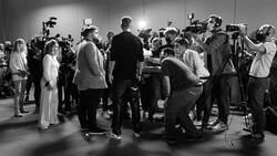 Piqué comparte una nueva foto junto a Clara Chía pero internautas critican el look de la joven