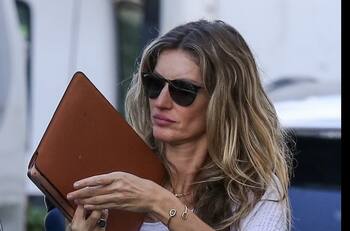 Una enfadada Gisele Bündchen es captada saliendo del bufete de abogados sin su anillo boda