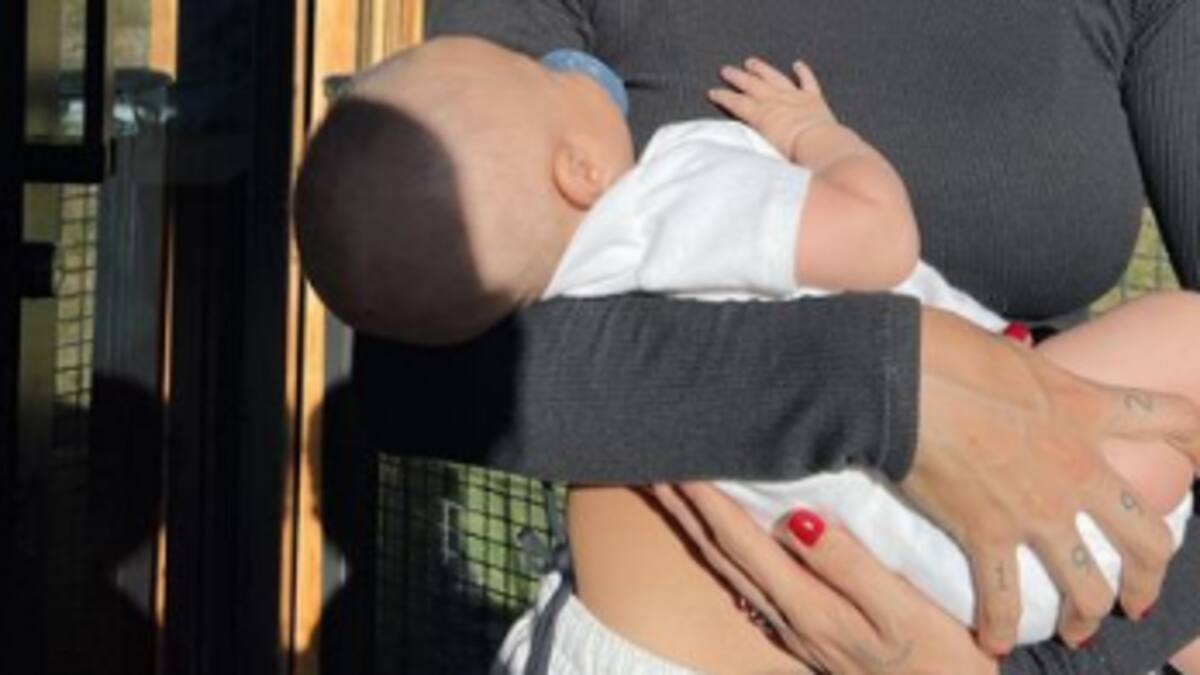 Greeicy enternece las redes sociales al mostrar como entretiene a su bebé