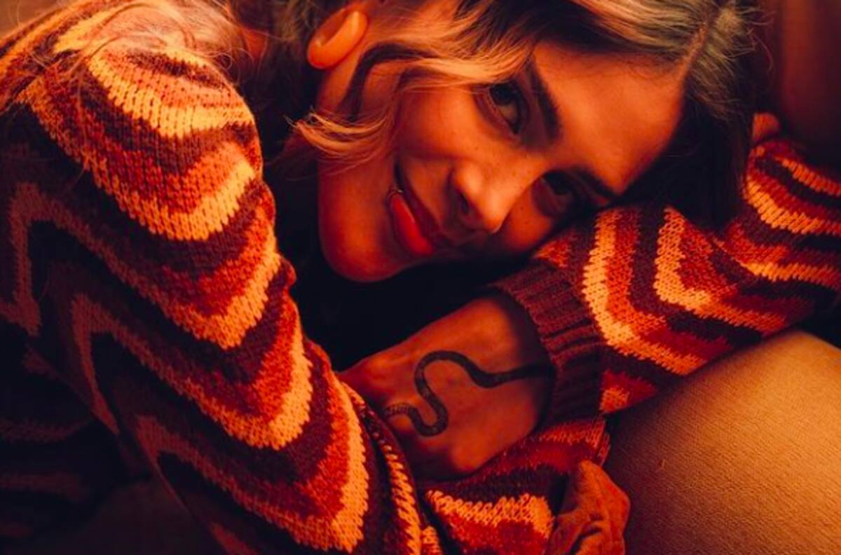 Greeicy confirma embarazo en un video musical con su pareja Mike Bahía