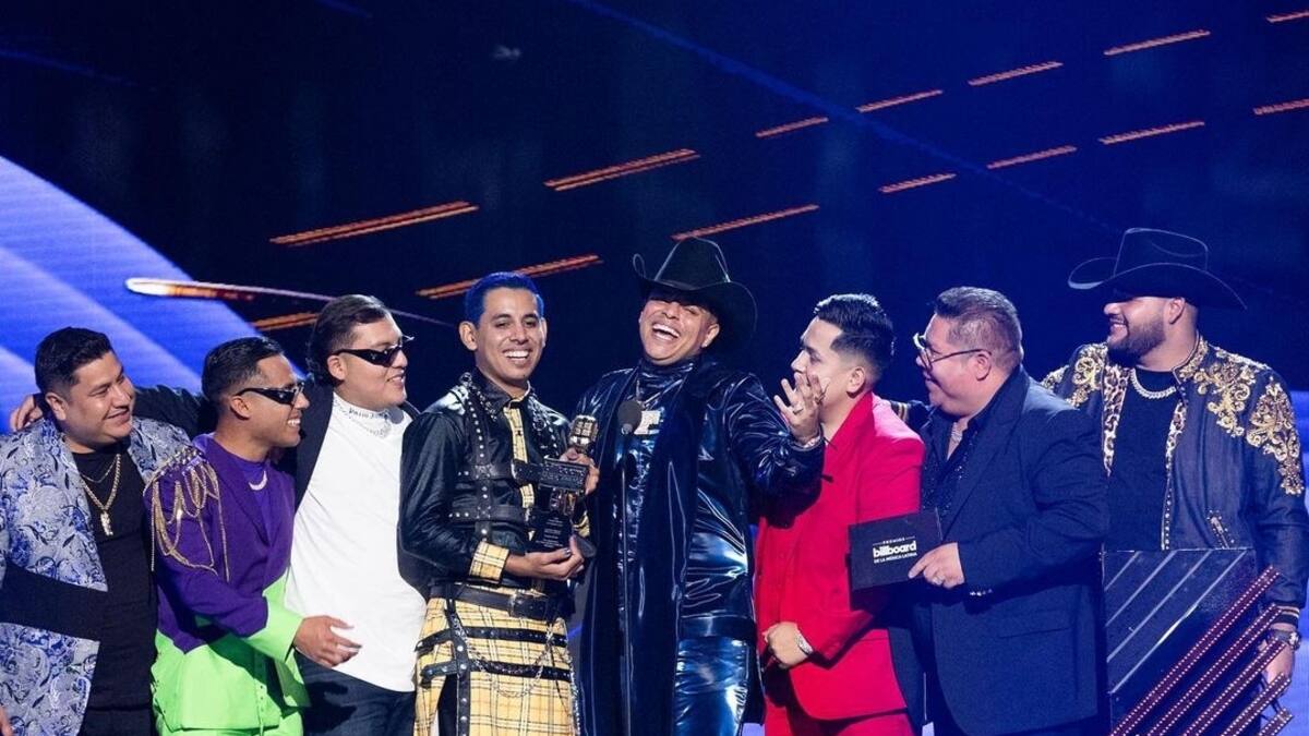 Vocalista de Grupo Firme muestra cómo fue la posada que tuvieron en familia