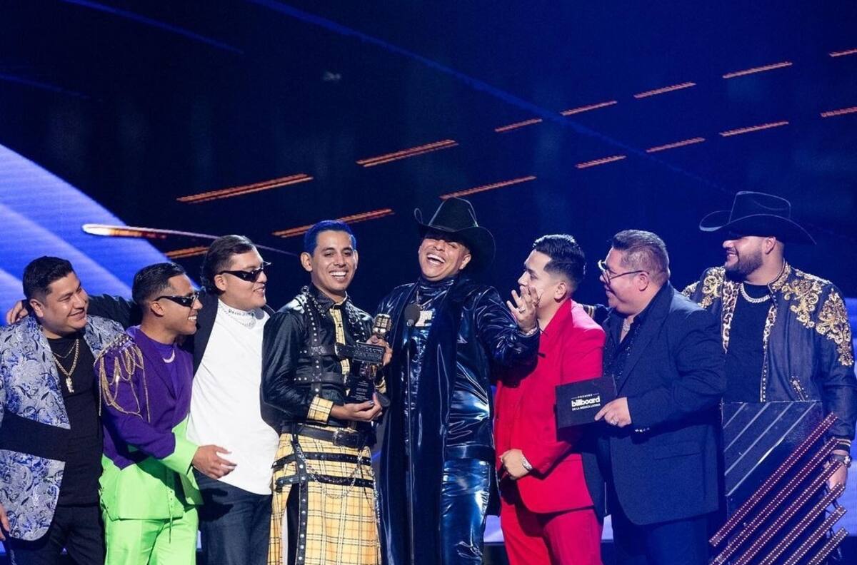 Vocalista de Grupo Firme muestra cómo fue la posada que tuvieron en familia