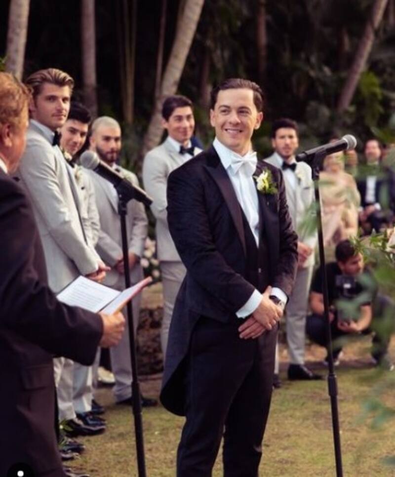 Guaynaa admite que su boda pareció por momentos una fiesta estudiantil Un momento emocionante, Guaynaa en el altar de la ceremonia - Créditos: Instagram