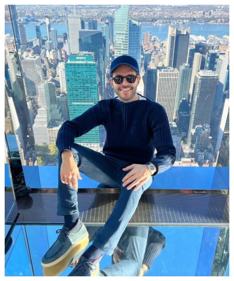 Hakan Sabanci estudió negocios y administración financiera en Estados Unidos. Está a cargo de la división naviera del holding de su familia.