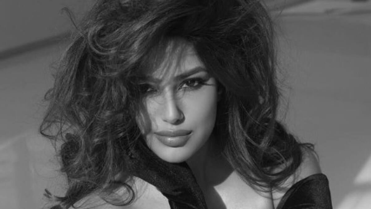 Harnaaz Sandhu cumple 23 años estrenando un look arrasador de ex Miss Universo
