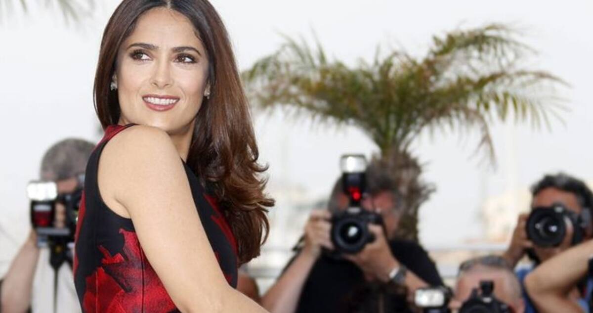 Hayek mostró retratos junto a los novios, Daddy Yankee y el joven Cruz Beckham. - Créditos: