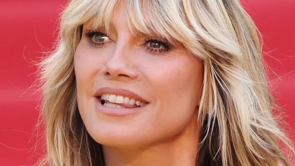 Heidi Klum sufre un terrible accidente con su vestido en Cannes