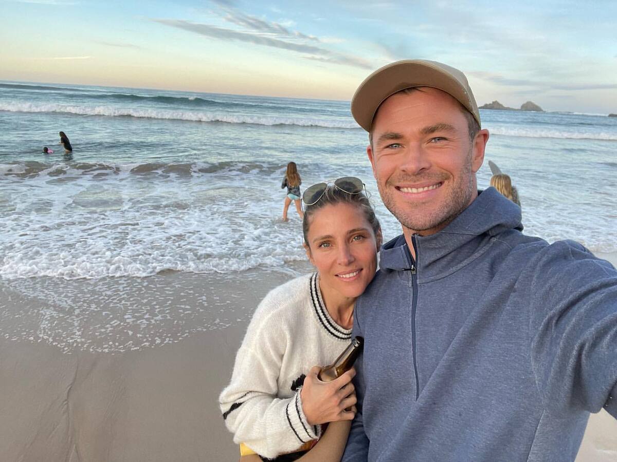 Hemsworth y Pataky caminaron con tristeza por la losa del aeropuerto de Sídney - Créditos: Instagram