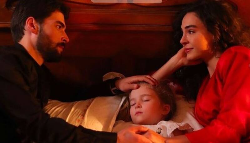 "Hercai" y la "Señora Gül": ¿por qué una niña es clave en el drama turco? Ebrar junto a Miran y Reyyan - Créditos: Instagram