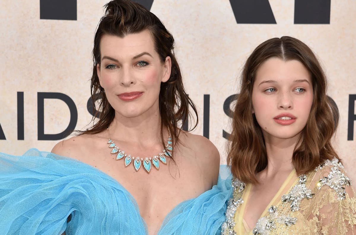 Hija de Milla Jovovich que parece su doble avanza con pasos agigantados en Hollywood