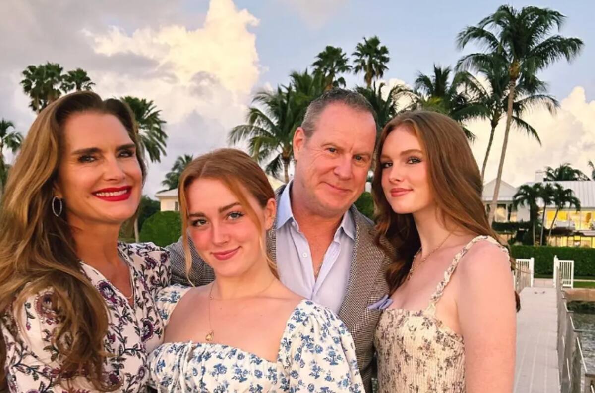 Hijas de Brooke Shields molestas con su famosa madre por haberles ocultado su doloroso pasado