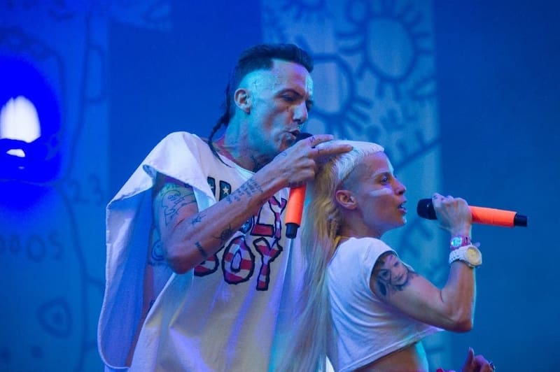 Hijo de los miembros de Die Antwoord los acusa de abuso - Créditos: Twitter